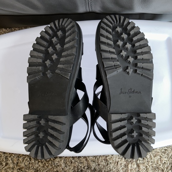 🌞Black Platform Sandals - Picture 5 of 5